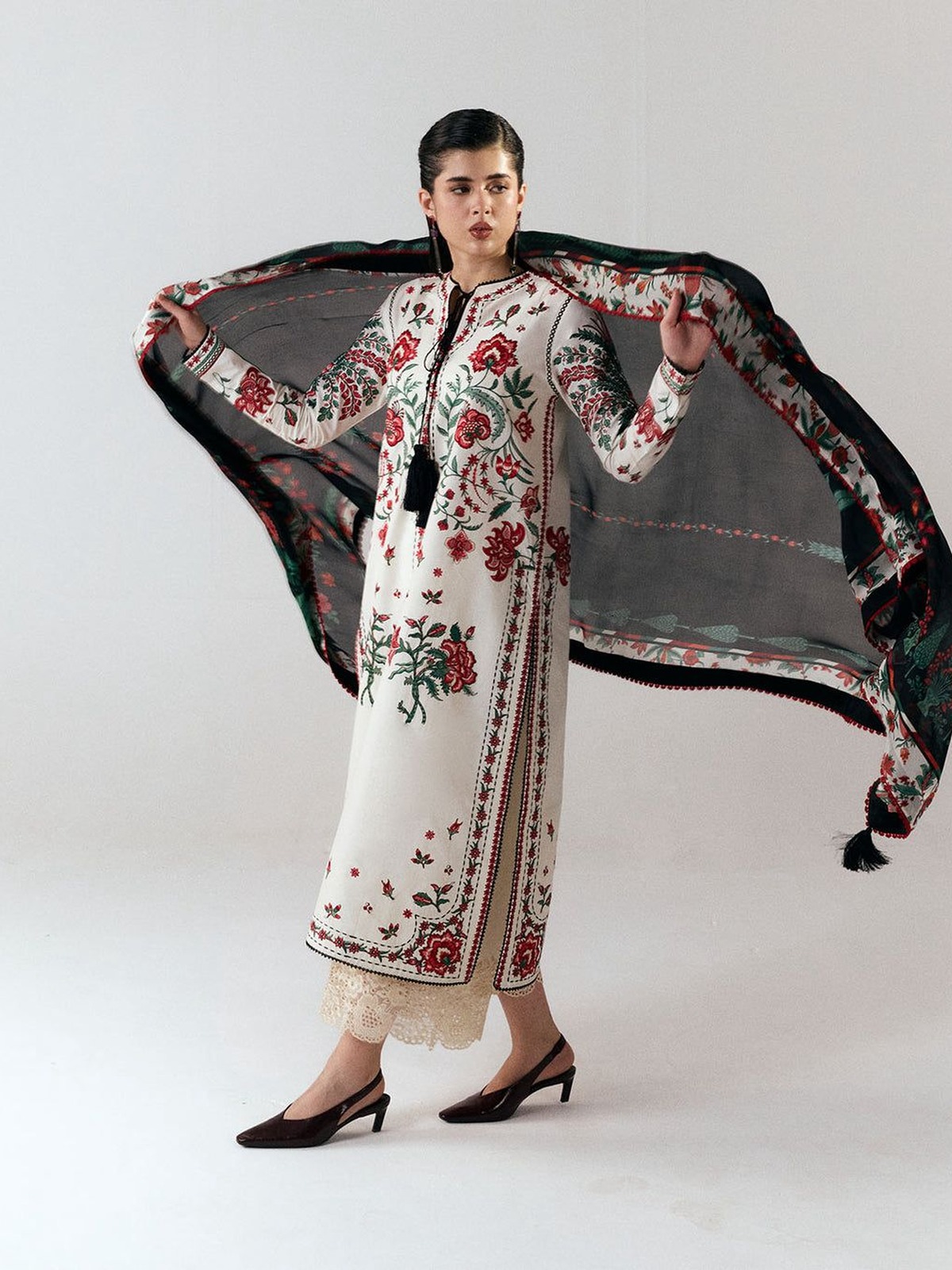 Hussain Rehar Winter Luxury Full Embroidered image 3