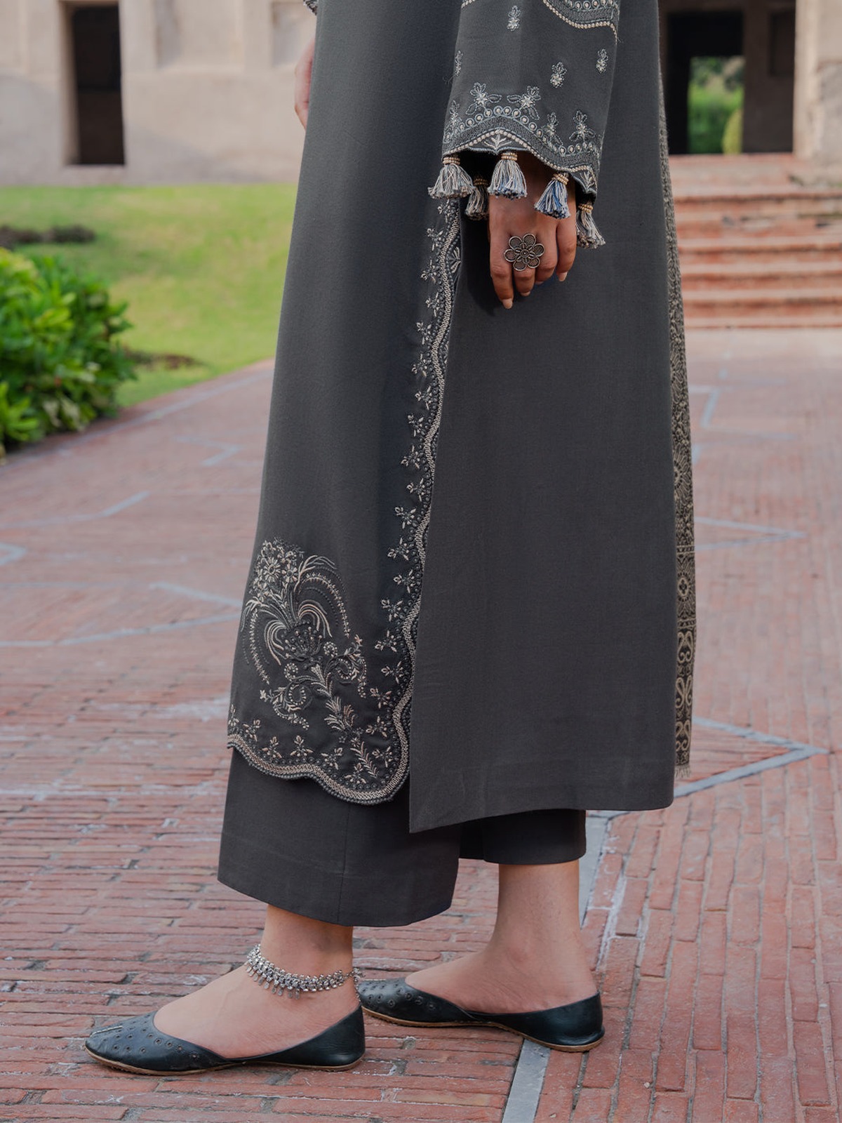 Winter Collection 2026 Embroidered Dhanak 3 Pc Suit with Wool Shawl image 3